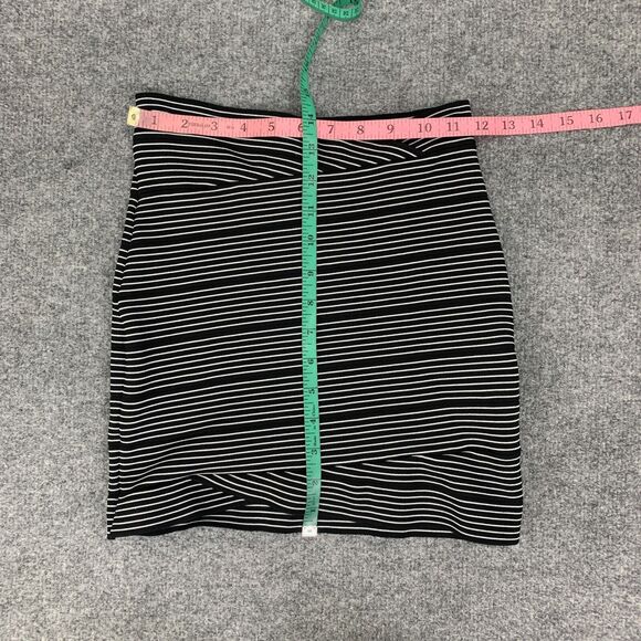BCBGMaxazria Skirt Womens XS Extra Small Black White Striped Bandage Knit Mini - Picture 5 of 10
